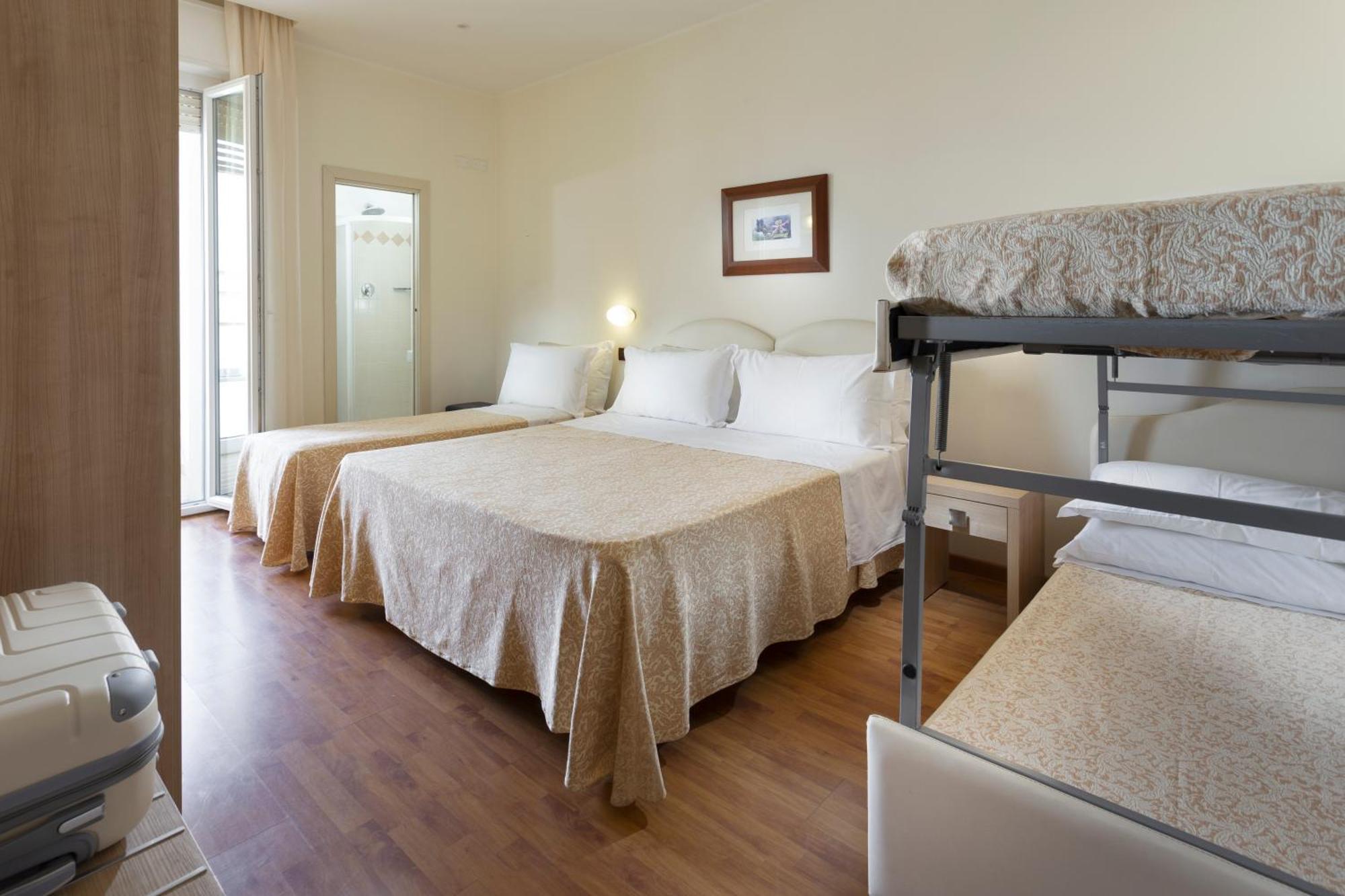 Hotel Baltic Rimini Bagian luar foto