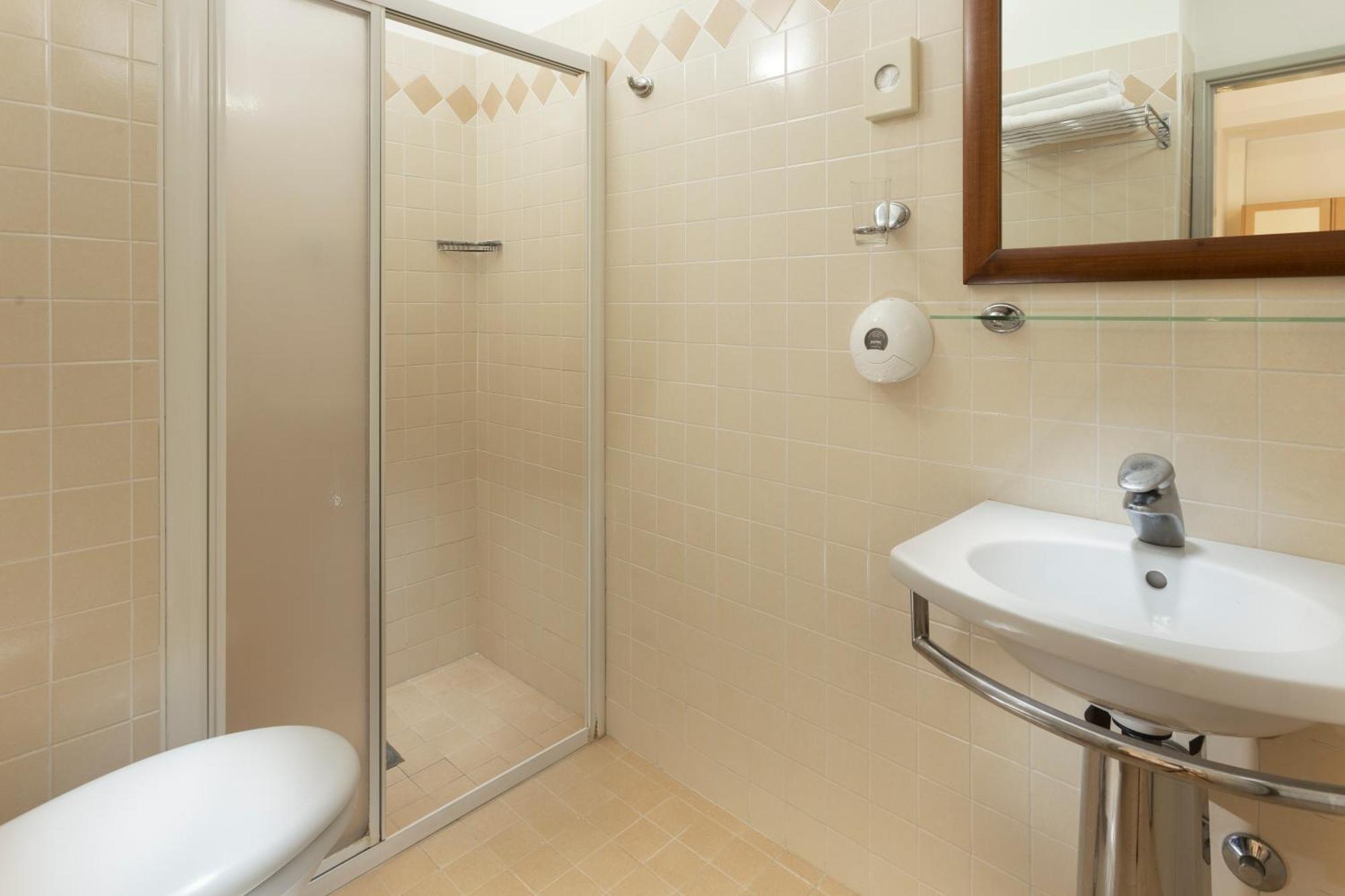 Hotel Baltic Rimini Bagian luar foto